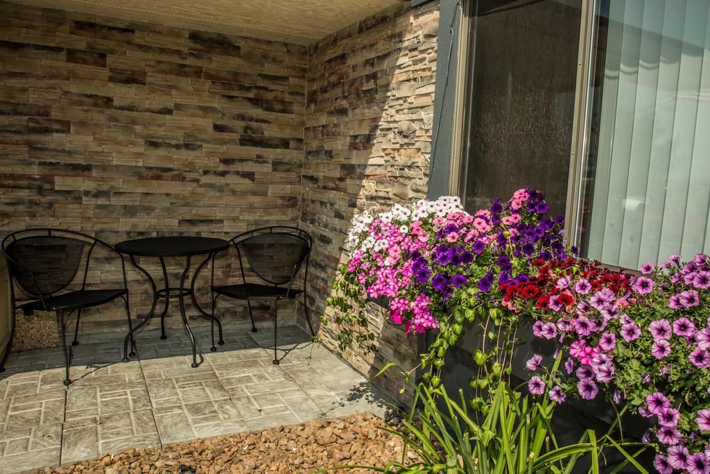 Americas Best Value Inn & Suites Detroit Lakes Exteriér fotografie