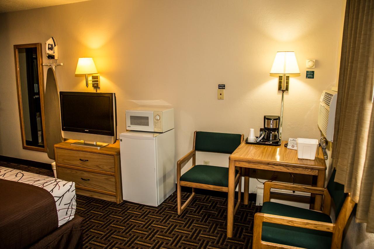 Americas Best Value Inn & Suites Detroit Lakes Exteriér fotografie