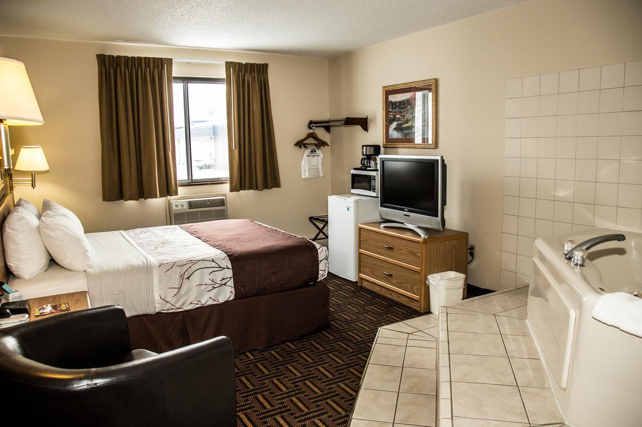 Americas Best Value Inn & Suites Detroit Lakes Exteriér fotografie