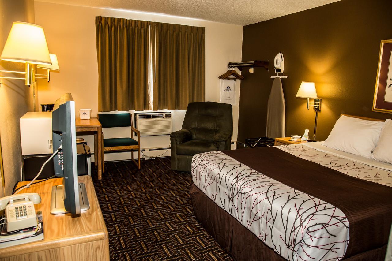 Americas Best Value Inn & Suites Detroit Lakes Exteriér fotografie