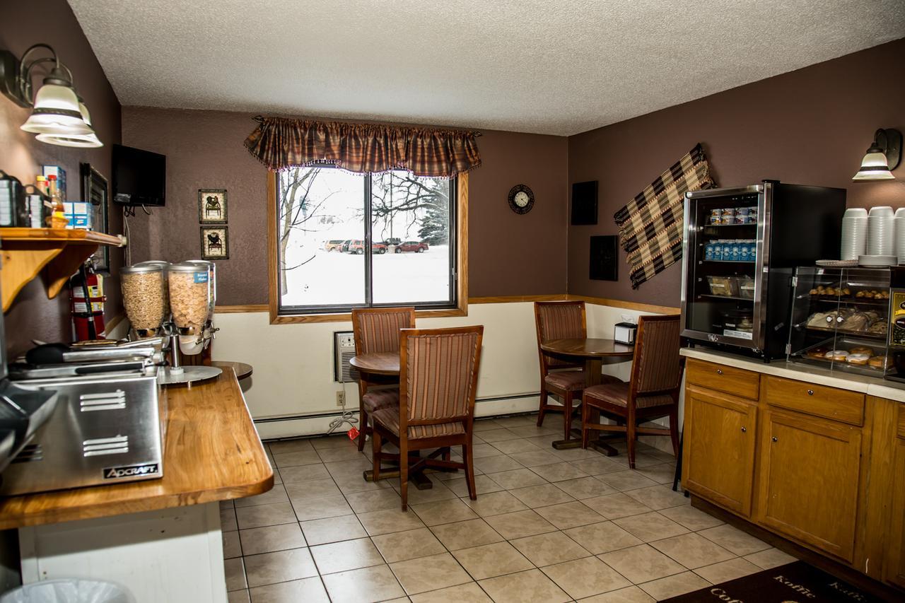 Americas Best Value Inn & Suites Detroit Lakes Exteriér fotografie
