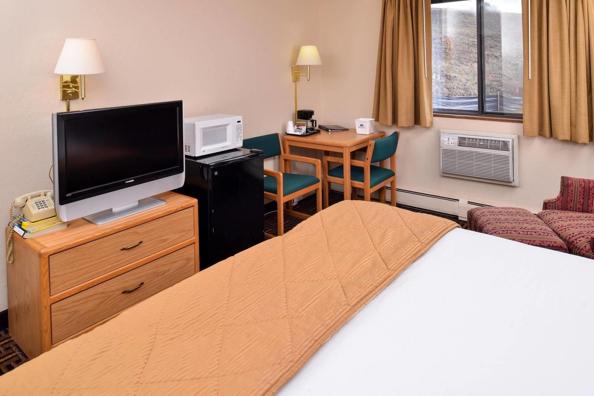 Americas Best Value Inn & Suites Detroit Lakes Exteriér fotografie